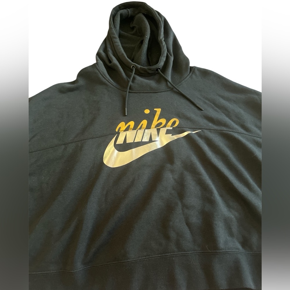 Nike Women’s Black and Gold Hoodie NWT